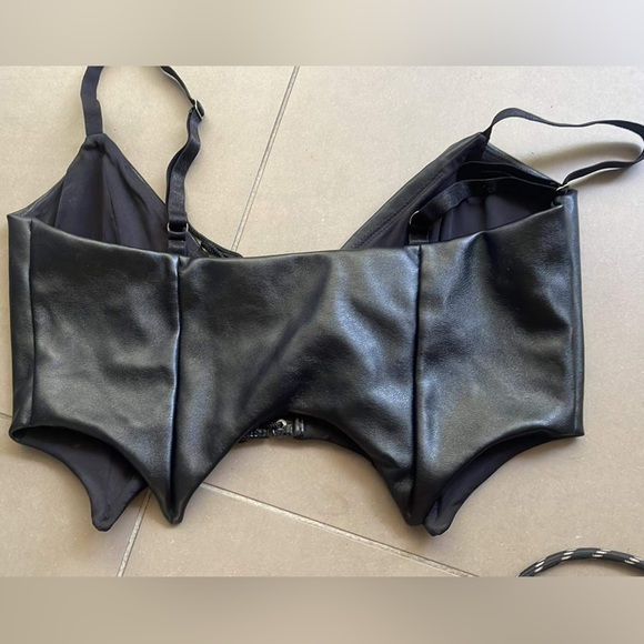 BlackMilk Clothing - Creature of the Night Crop - Size S - SAMPLE - Picture 3 of 5